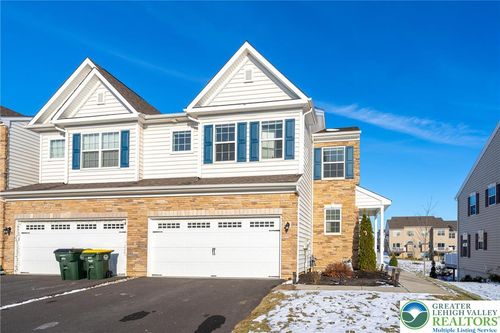 369 Redclover Ln, ALLENTOWN, PA, 18104-9239 | Card Image