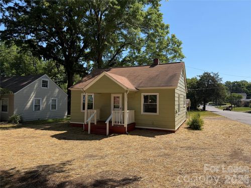 704 N Miller Ave, Statesville, NC, 28677-3740 | Card Image