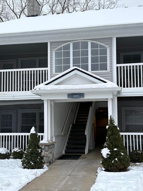 4307 Inverness St, Dexter, MI, 48130-1461 | Card Image