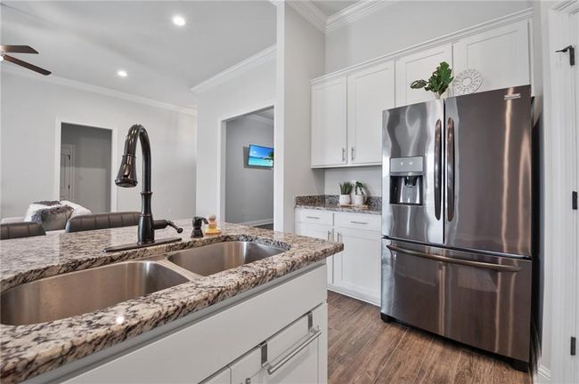 Kitchen | Image 11