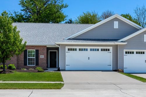 5653 E Creekside Ln, Bettendorf, IA, 52722-3565 | Card Image