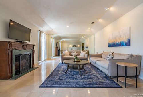 apt-500c-8033 New Braunfels Ave, San Antonio, TX, 78209-2773 | Card Image