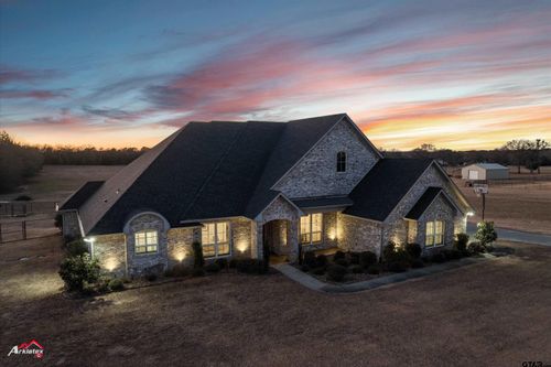 15631 Stallion Lake Blvd, Lindale, TX, 75771-7929 | Card Image
