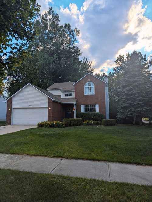 326 Eagle Landings Court, Waterford, MI, 48327 | Card Image