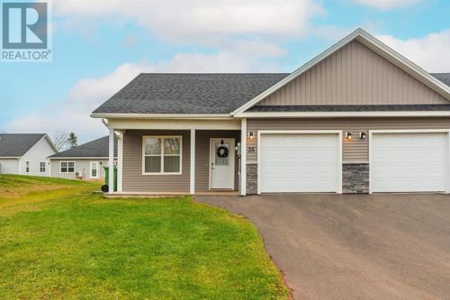35 Aidan St, Charlottetown, PE, C1E3P9 | Card Image