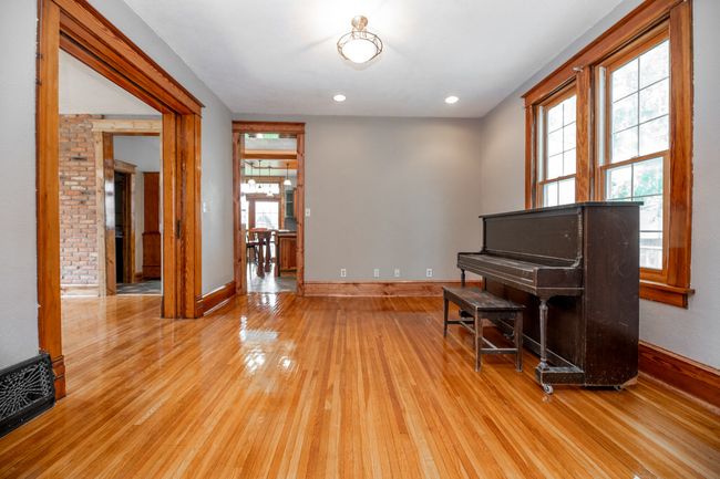 307 N Logan St, House other with 3 bedrooms, 2 bathrooms and 2 parking in Deer Creek IL | Image 7