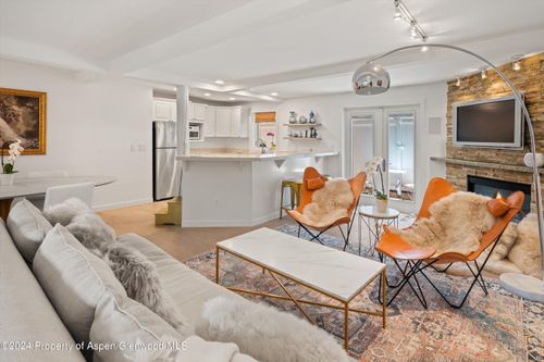 6-950 E Durant Ave, Aspen, CO, 81611-2388 | Card Image