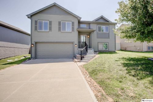 9127 Hanover St, Omaha, NE, 68122-5418 | Card Image