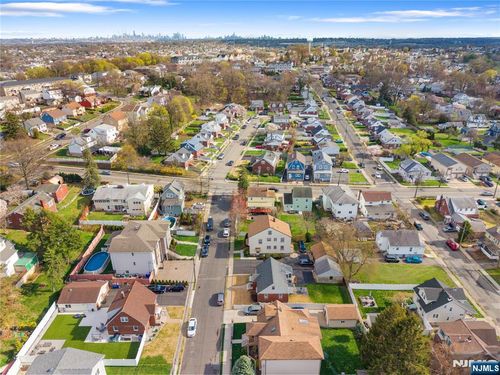 271 Outwater Ln, Saddle Brook, NJ, 07663-6345 | Card Image