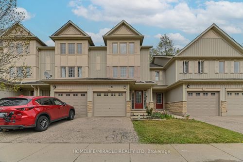 31-110 Activa Ave, Kitchener, ON, N2E4K4 | Card Image