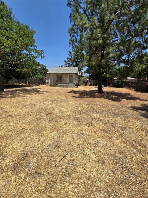 1675 W Williams St, Banning, CA, 92220-4047 | Card Image