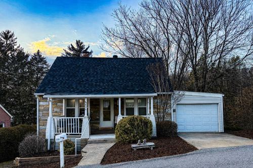 806 Randolph St, STAUNTON, VA, 24401 | Card Image