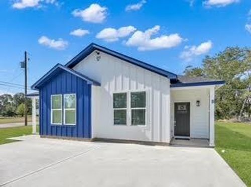 b-211 S 5th St, Conroe, TX, 77301-3615 | Card Image