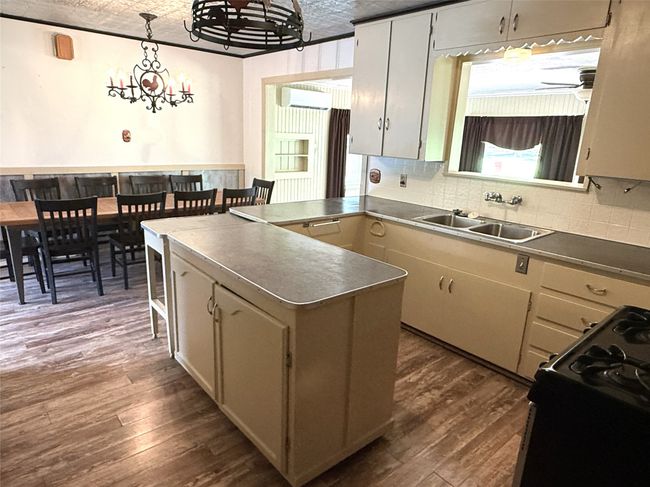 2015 E 5 Th St, House other with 3 bedrooms, 2 bathrooms and null parking in Tyler TX | Image 7