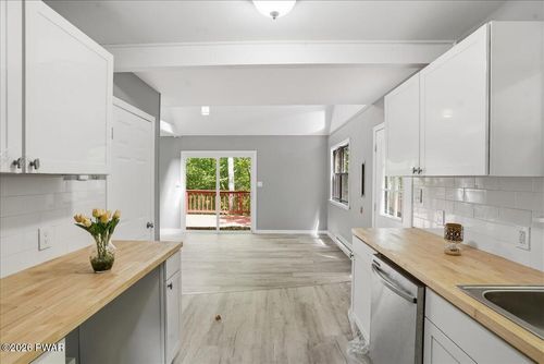 5926 Decker Rd, Bushkill, PA, 18324-7936 | Card Image