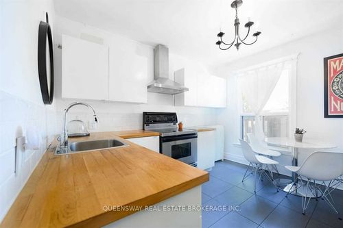 upper-17 Fairholt Rd S, Hamilton, ON, L8M2T2 | Card Image