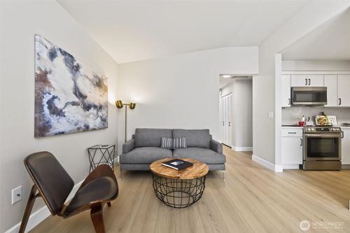 a-311-18200 73rd Ave Ne, Kenmore, WA, 98028-7314 | Card Image