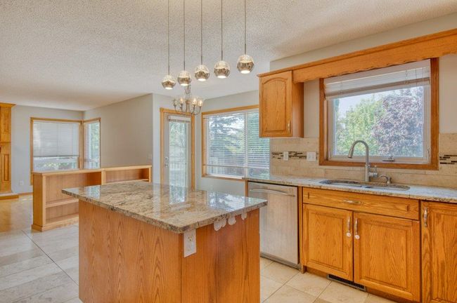 206 Valley Glen Bay Nw, Home with 4 bedrooms, 3 bathrooms and 4 parking in Calgary AB | Image 12