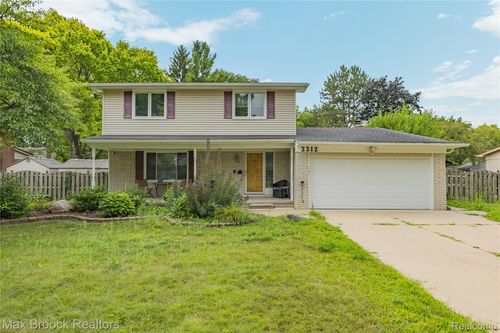 2312 Hillcrescent Dr, Troy, MI, 48085-3646 | Card Image
