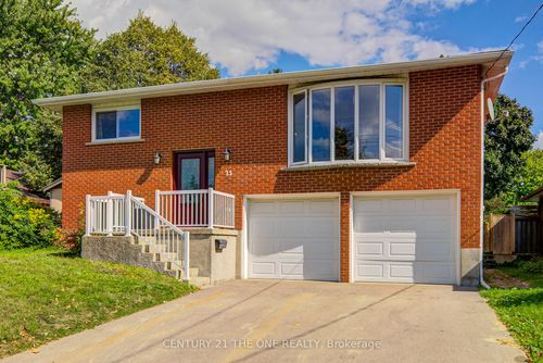 25 Carrol St, Kitchener, ON, N2C1T4 | Card Image