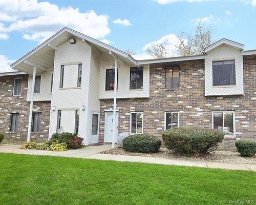 1e-1 El Camino Ct, Coram, NY, 11727-1505 | Card Image