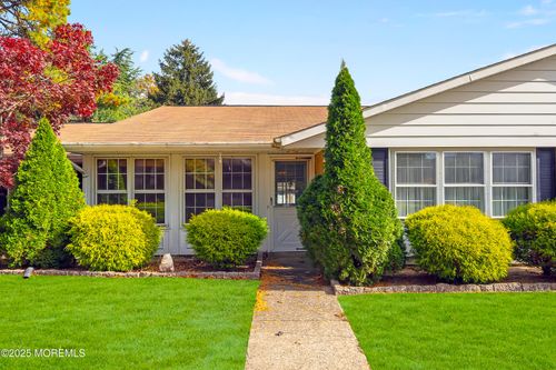 19 Edinburgh Ln, Manchester, NJ, 08759-5558 | Card Image