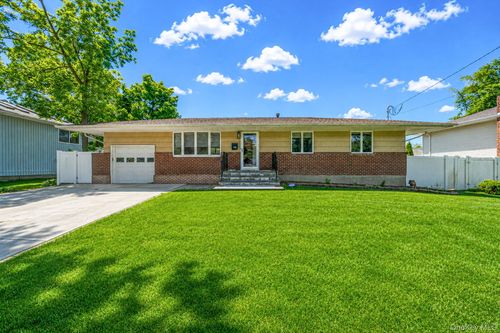 156 Wicks Rd, Commack, NY, 11725-4425 | Card Image