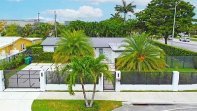 5600 Sw 93rd Ave, House other with 4 bedrooms, 2 bathrooms and null parking in Miami FL | Image 3