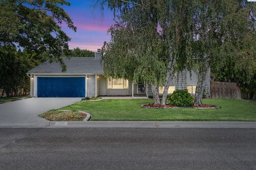 3214 W 13th Ave, Kennewick, WA, 99338-2121 | Card Image