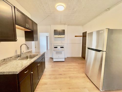 apt-3-650 High St, Holyoke, MA, 01040-5249 | Card Image