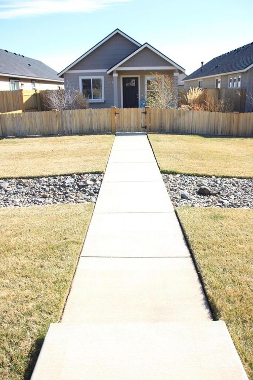 3288 Nw 10th St, Redmond, OR, 97756-1067 | Card Image