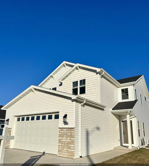 4535 N Cherryvale Avenue Avenue, APPLETON, WI, 54913 | Card Image