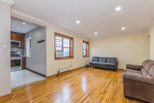 3j-78 147 Street, New York, NY, 11367 | Card Image