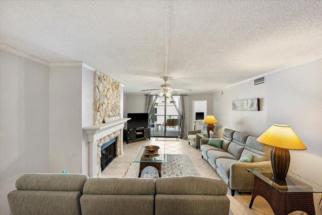 APT-323 - 4100 Highway A1a, Condo with 3 bedrooms, 3 bathrooms and null parking in Hutchinson Island FL | Image 13