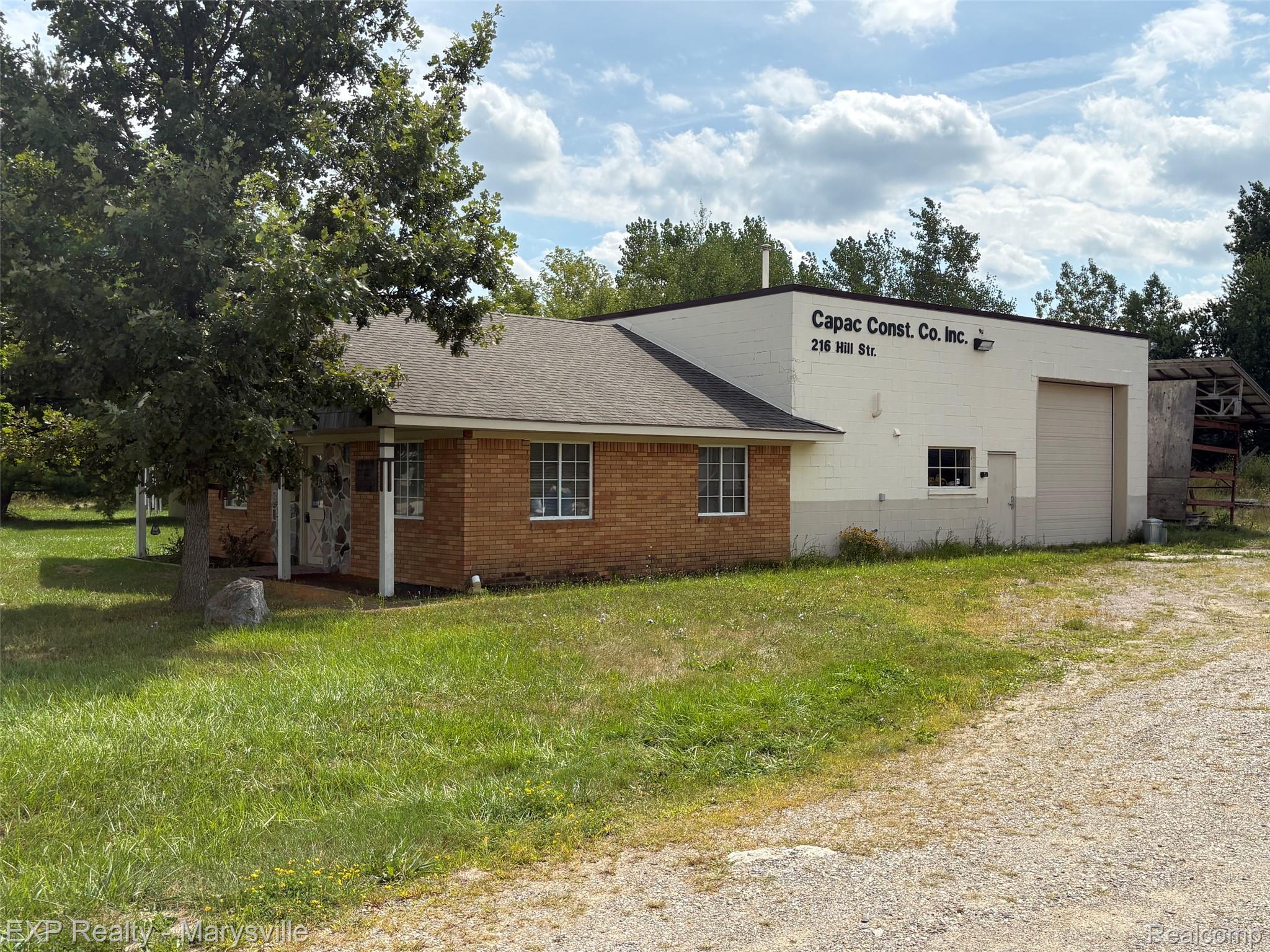216 Hill St, Capac, MI 48014
