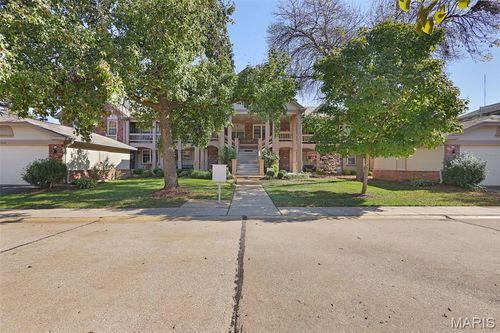 5356 N Kenrick Parke Drive, St Louis, MO, 63119 | Card Image