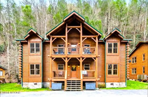 311 Caney Creek Rd, Pigeon Forge, TN, 37863-4710 | Card Image