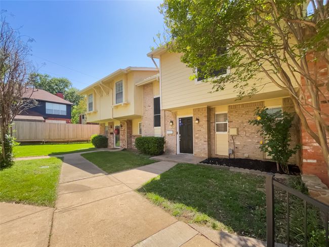 1985 Shorewood Dr, Condo with 3 bedrooms, 3 bathrooms and null parking in Grapevine TX | Image 15