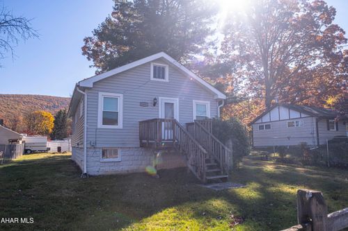 1415 Winterberry St, Altoona, PA, 16602-7222 | Card Image