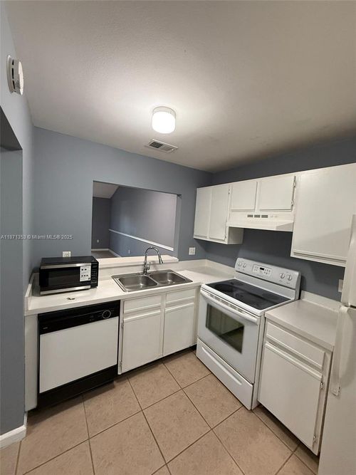 4057-4057 Nw 90th Ave, Sunrise, FL, 33351-8813 | Card Image