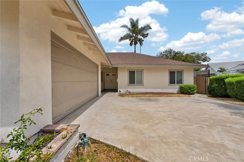 8938 Gothic Ave, North Hills, CA, 91343-4125 | Card Image