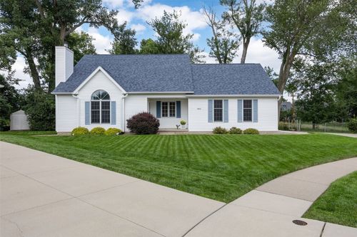 2820 Virginia Dr Se, Cedar Rapids, IA, 52403-3000 | Card Image