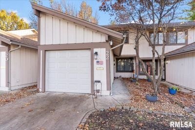 22 Redwood Lane, Condo with 3 bedrooms, 2 bathrooms and null parking in Springfield IL | Image 2