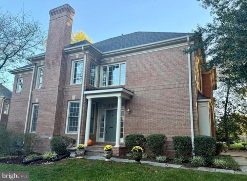 4801 26th St N, ARLINGTON, VA, 22207-2630 | Card Image