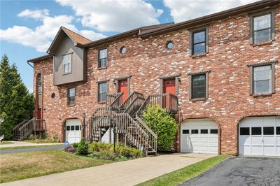 603 Sunset Circle, Townhouse with 2 bedrooms, 1 bathrooms and 1 parking in Cranberry Twp PA | Image 3