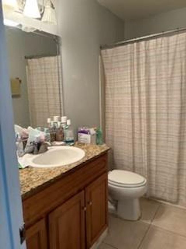 Bathroom 2 | Image 8