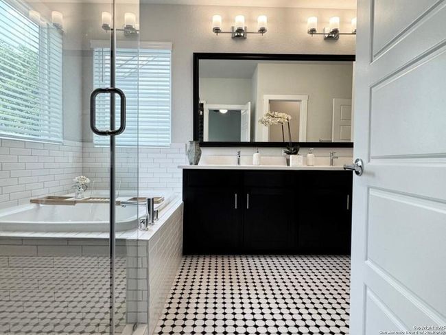 UNIT-13 - 5843 Whitby Rd, House other with 3 bedrooms, 3 bathrooms and null parking in San Antonio TX | Image 22