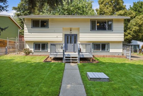 415 N Silver Lake Ave, Medical Lake, WA, 99022-9217 | Card Image