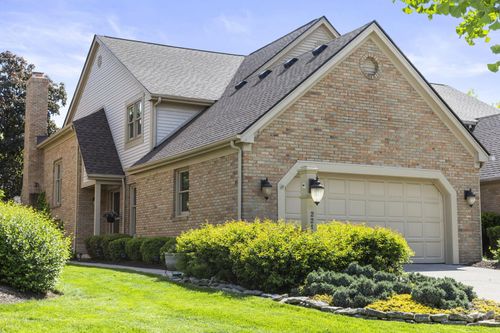 2213 Partlow Dr, Columbus, OH, 43220-2928 | Card Image