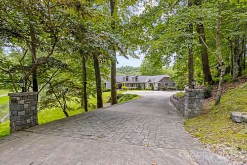 301 Winding Meadows Dr, Flat Rock, NC, 28731-9572 | Card Image